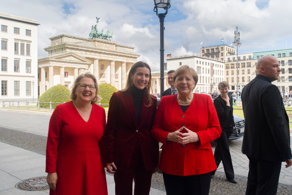 German Chancellor Angela Merkel,right, German Environment Minister Svenja Schulze, left, and Chilean Environment Minister Carolina Schmidt, center, pose for media in front of the Brandenburg Gate prior to a session of the 10th 'Petersberger Klimadialog' climate conference in Berlin, Germany, Tuesday, May 14, 2019. (AP Photo/Markus Schreiber) German Chancellor Angela Merkel,right, German Environment Minister Svenja Schulze, left, and Chilean Environment Minister Carolina Schmidt, center, pose for media in front of the Brandenburg Gate prior to a session of the 10th 'Petersberger Klimadialog' climate conference in Berlin, Germany, Tuesday, May 14, 2019. (AP Photo/Markus Schreiber)