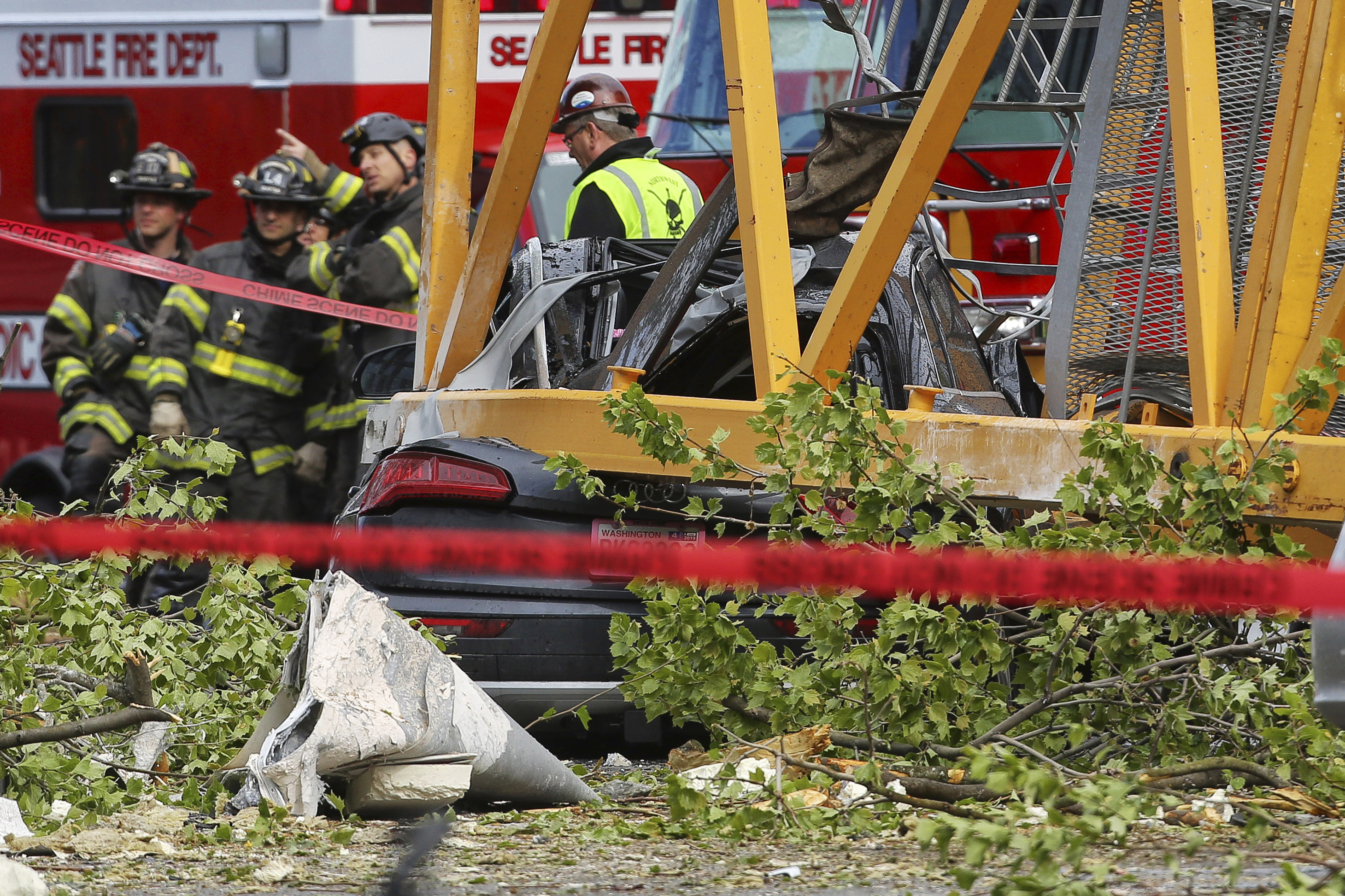A construction crane working on a building collapsed near the intersection of Mercer Street and Fairview Avenue near Interstate 5, Saturday, April 27, 2019, in downtown Seattle. Authorities say several people have died and a few others are hospitalized after the construction crane fell onto a street pinning cars underneath Saturday afternoon. (Genna Martin/seattlepi.com via AP) A construction crane working on a building collapsed near the intersection of Mercer Street and Fairview Avenue near Interstate 5, Saturday, April 27, 2019, in downtown Seattle. Authorities say several people have died and a few others are hospitalized after the construction crane fell onto a street pinning cars underneath Saturday afternoon. (Genna Martin/seattlepi.com via AP)